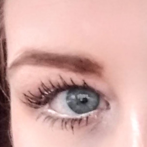 2 - LashSense VolumeIntense Mascara - Picture 3 of 8